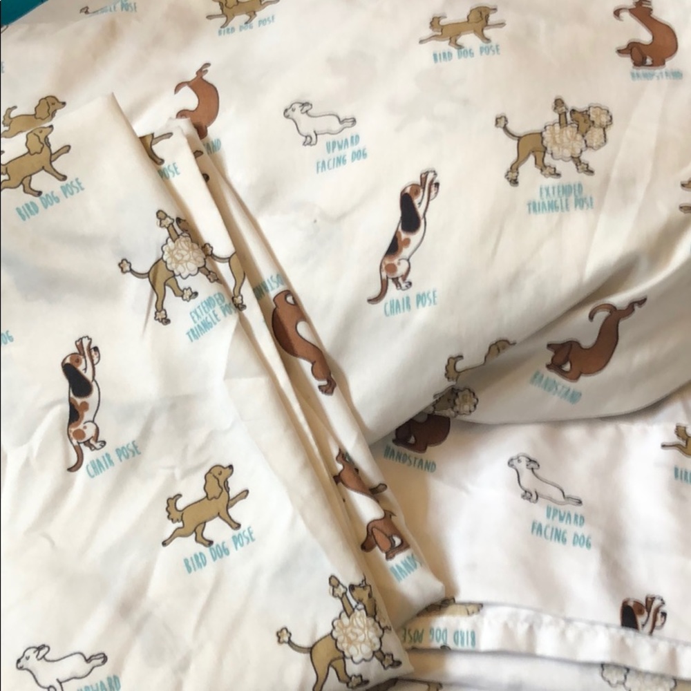 Queenwest Yoga Dog Full sheet set